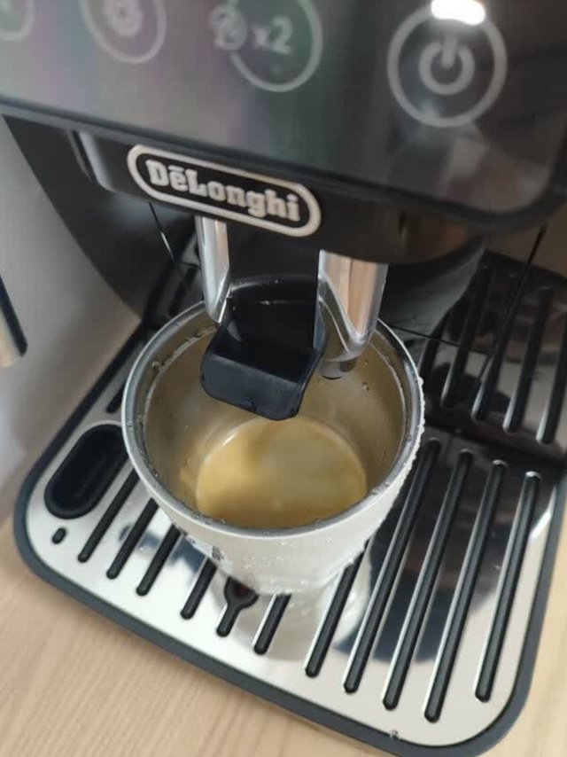 意式咖啡机，一键享受大师级咖啡！