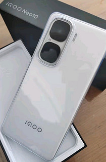 vivo iQOO Neo10 12GB+256GB 驰光白 第三代骁龙8 自研电竞芯片Q2 120W超快闪充 超薄AI游戏学生手机