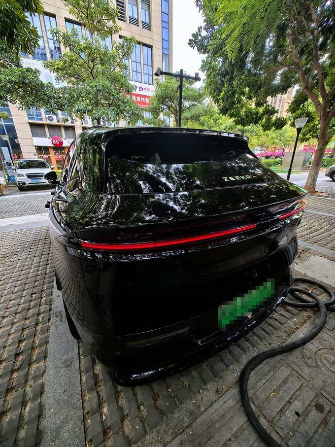 极氪新能源车