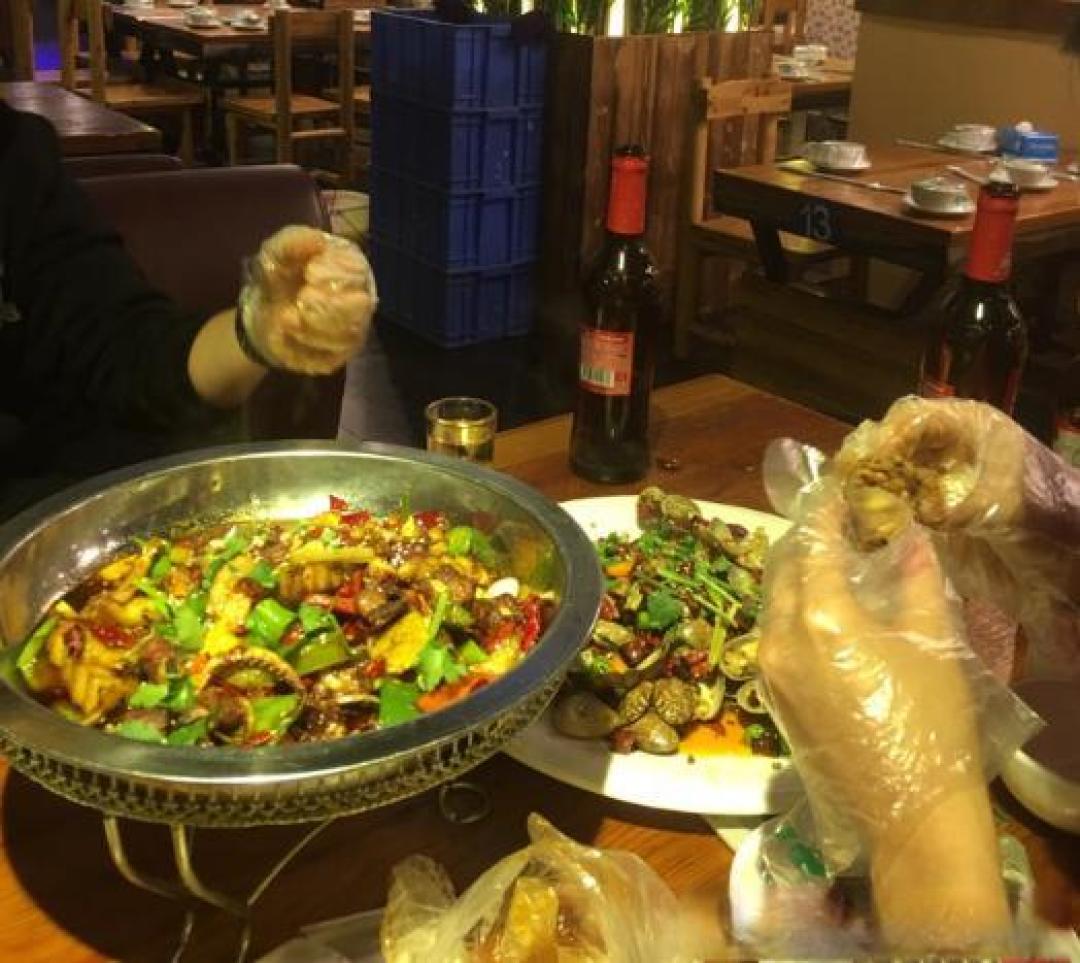 成都夜生活探秘:从繁华商圈到市井小巷,品味独特宵夜文化与风味