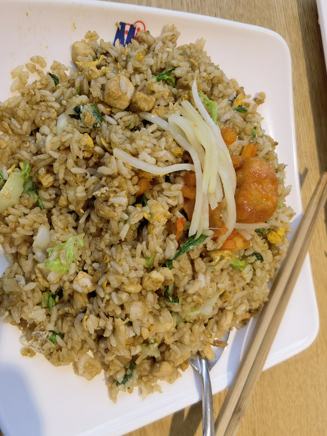 暖冬美食喝羊汤吃米线