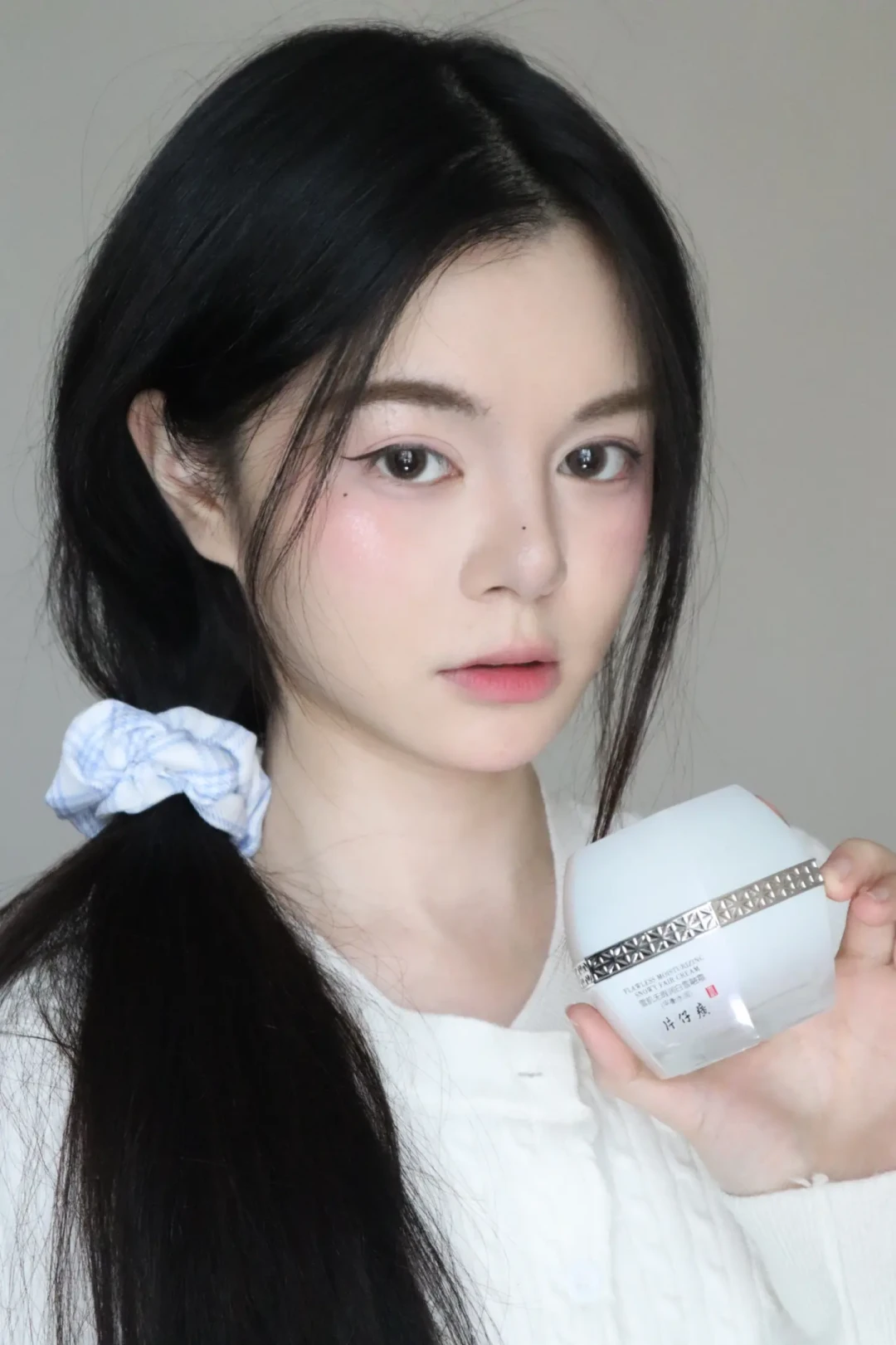 秋冬季节打造水润无瑕自然妆容的实用攻略
