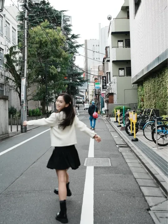 带老婆勇闯东京！第一次日本自由行，只靠网上攻略到底行不行？ 感谢老婆陪伴圆梦！素材太多分成了东京+京都上下两集和旅拍Broll纯享版，有按照网上搜的攻略，有自己的情怀打卡，个人观点仅供参考！#日本 #