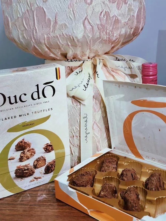 迪克多酒心巧克力，醉人美味  