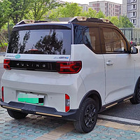 五菱宏光迷你新能源汽车：城市出行新选择