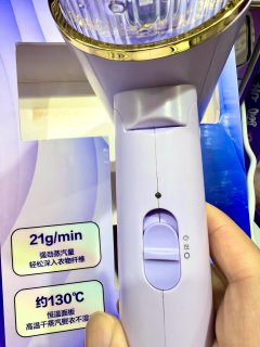 松下的蒸汽挂烫电熨斗，适合家用也适合出门用