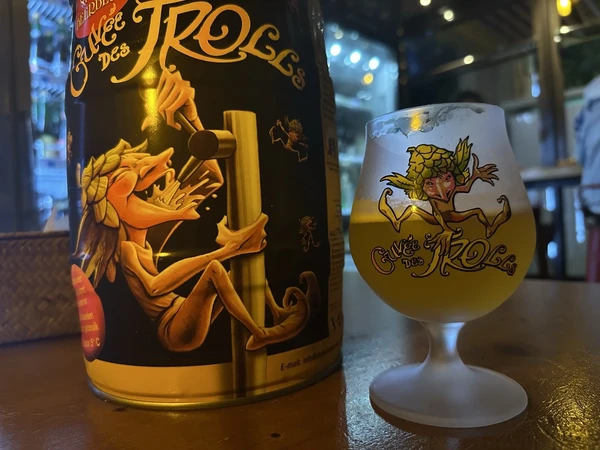 🇧🇪比利时：杜布森 山树精 5升装
Dubuisson Cuvée des Trolls 5L
山精啤酒是一款使用传统酿制法却符合现代口味的新啤酒。该啤酒在酿制过程加入了陈皮初接近时被轻微的水果香气，