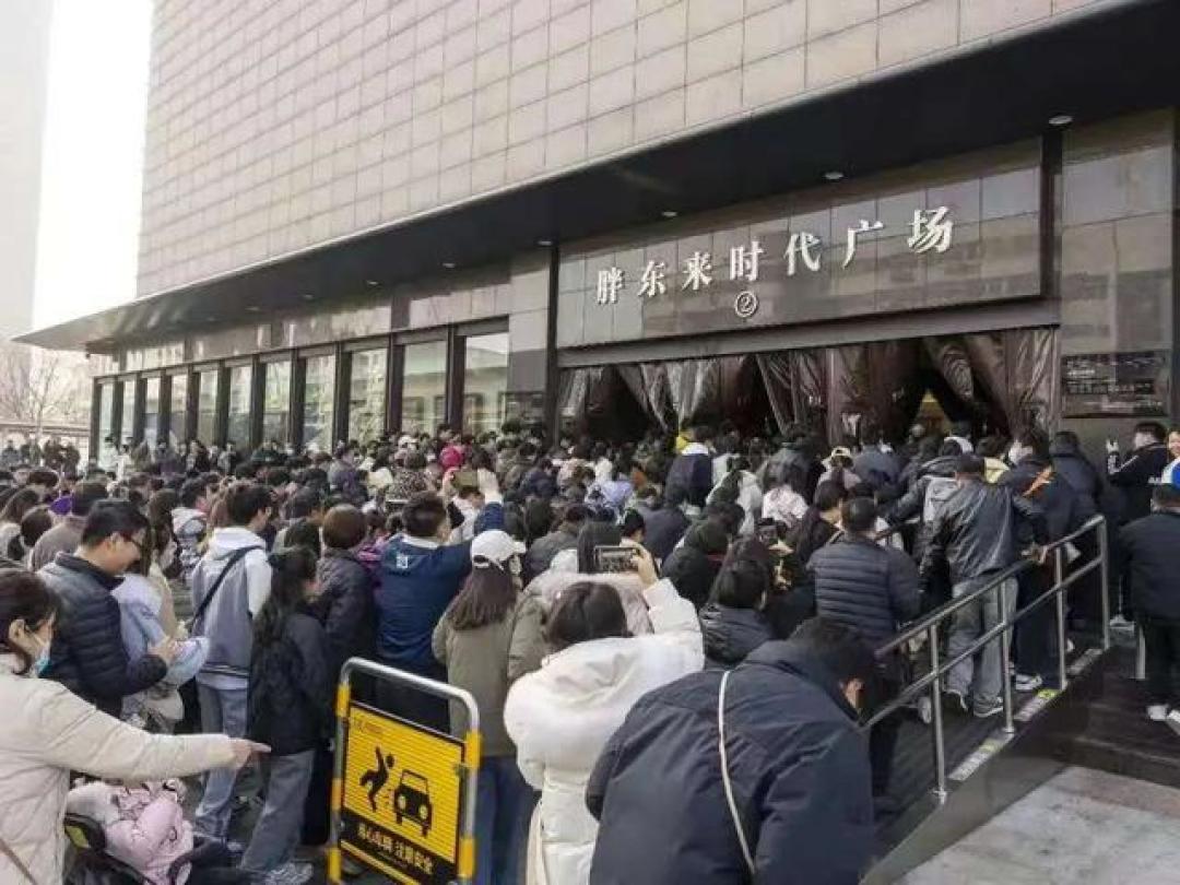 胖东来排队3小时仅购物10分钟,优质服务反成拥挤之源,引发消费者热议