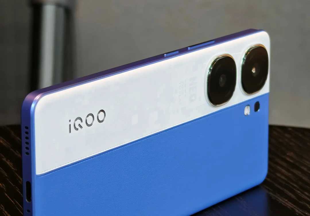iQOO Neo10系列手机评测：强劲性能与高性价比并存的全能选择