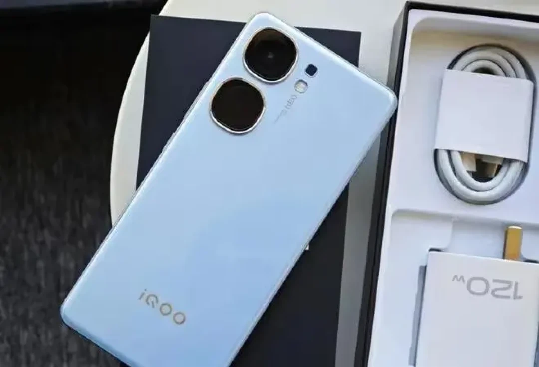 iQOO Neo10系列手机评测：强劲性能与高性价比并存的全能选择