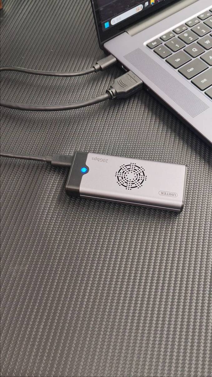 移动硬盘盒