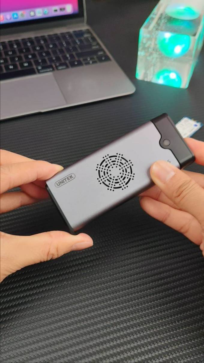 移动硬盘盒