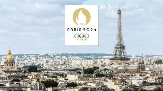 嘿，依视路爱赞全晰这眼镜，简直就是为现代科技生活量身打造的嘛！让我来给你细细解析一下它的神奇功能吧。
首先，这款眼镜最大的亮点就是它的双核智能成像技术。这可不是闹着玩的，它能在你的有效视野范围内，提供