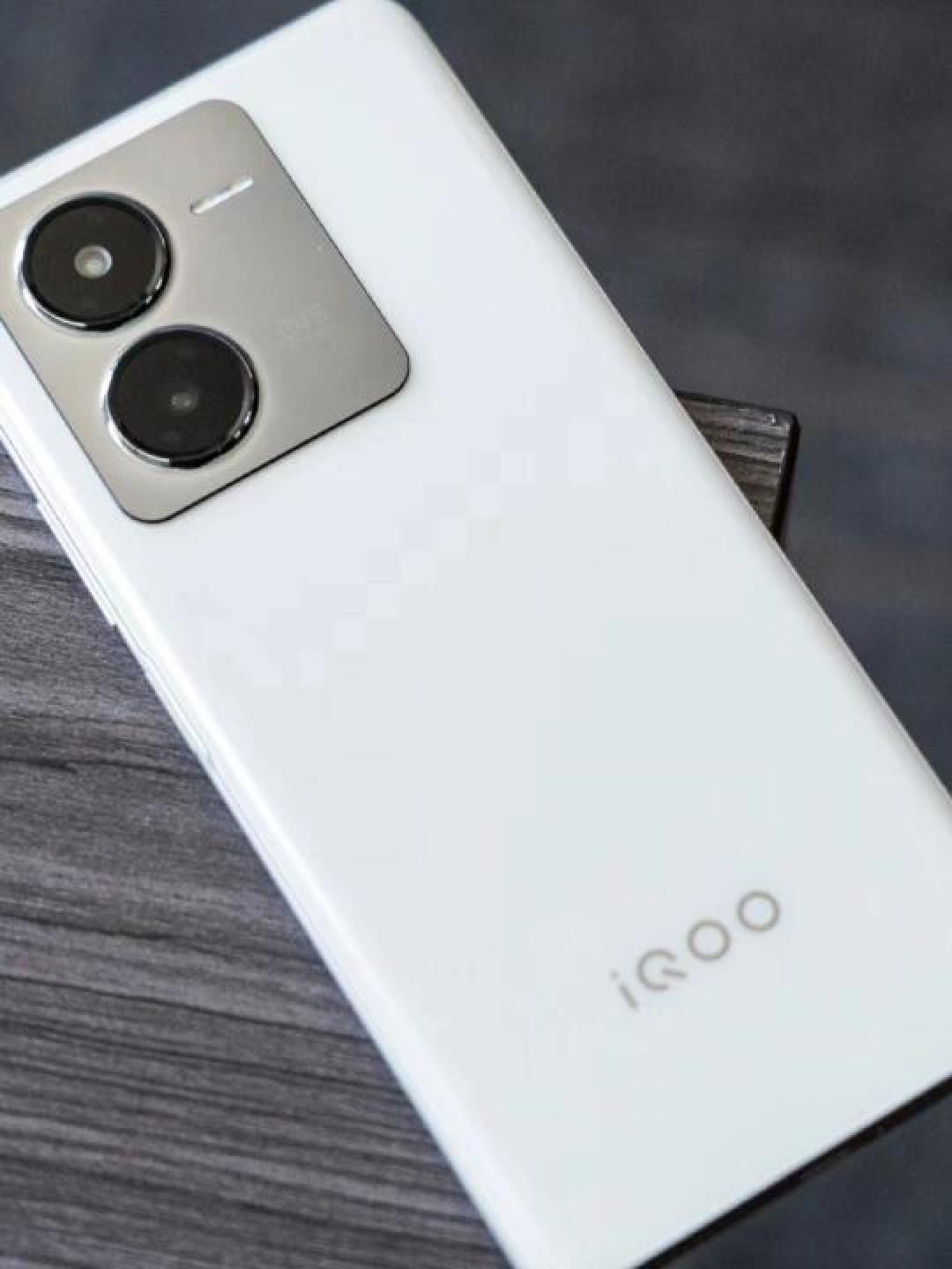 1500元以内高性价比手机推荐:红米Note12T Pro与iQOO Z8深度对比