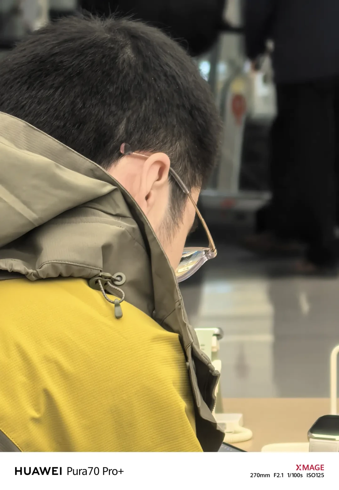 华为Mate70Pro vs Pura70Pro深度对比：拍照效果、手感与续航哪家强？