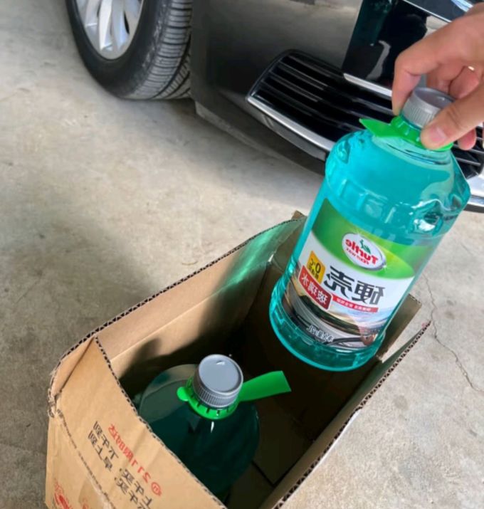 龟牌玻璃水