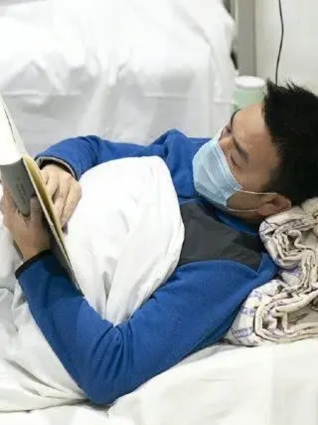 胡歌:车祸后的重生与公益之路,书写人生新篇章
