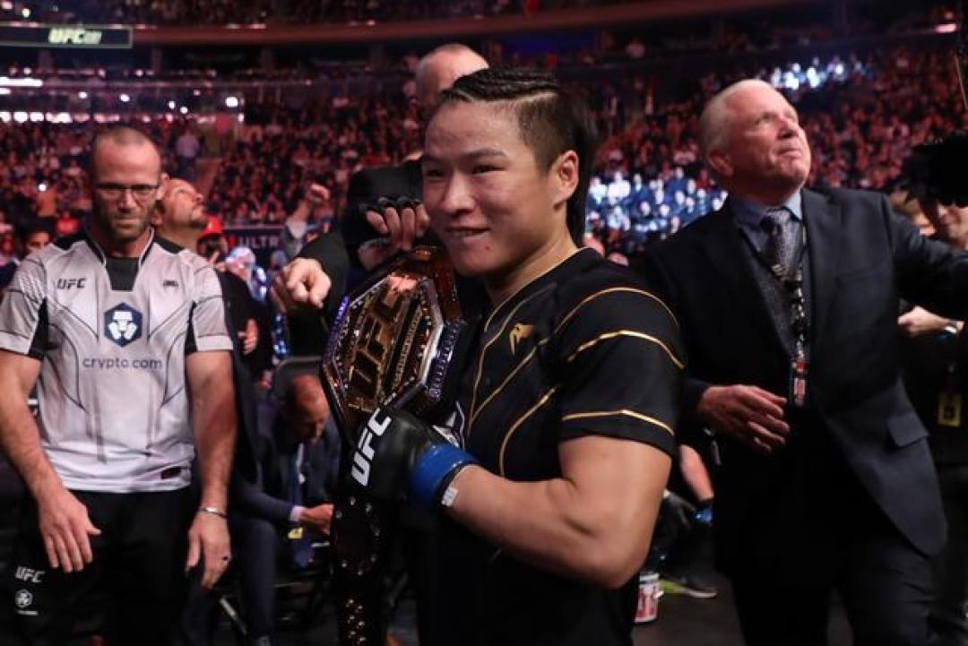 张伟丽2024年获世界MMA大奖最佳女拳手