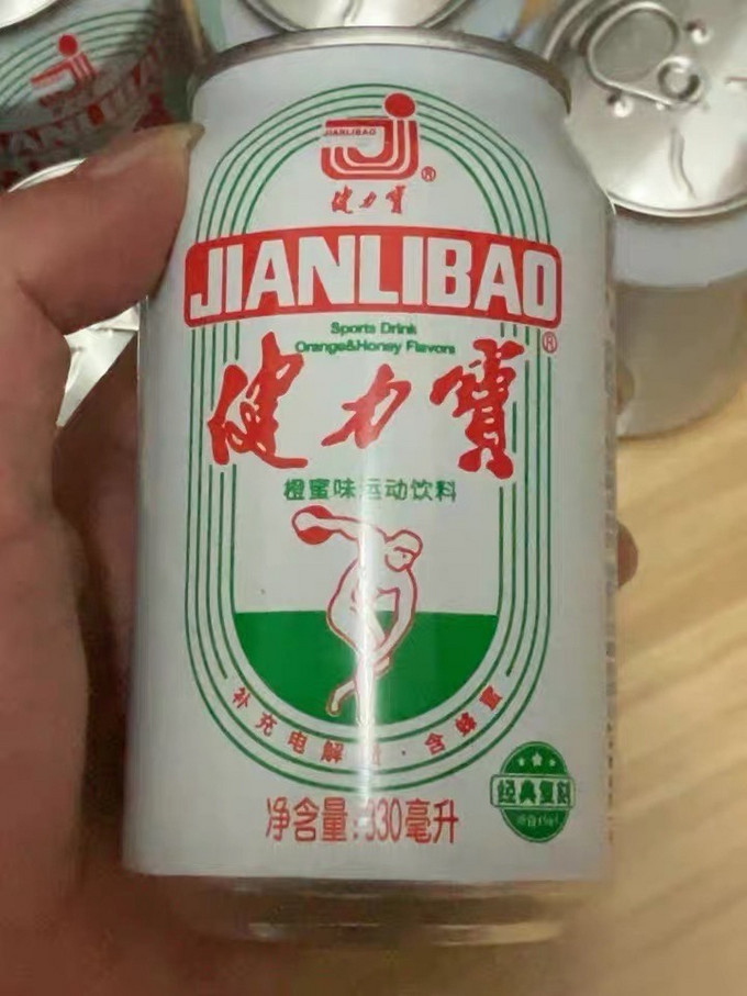 健力宝碳酸饮料