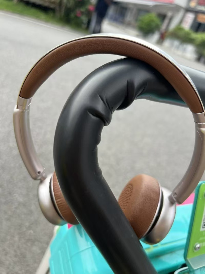 奥威狮耳机