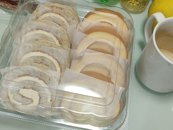 没有山姆，只能屈居盒马的瑞士卷儿，一直没搞明白瑞士卷的梗儿