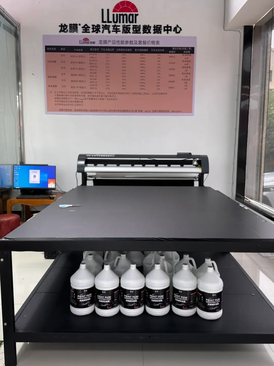 新车提车必读:玻璃透光率标准及选择技巧