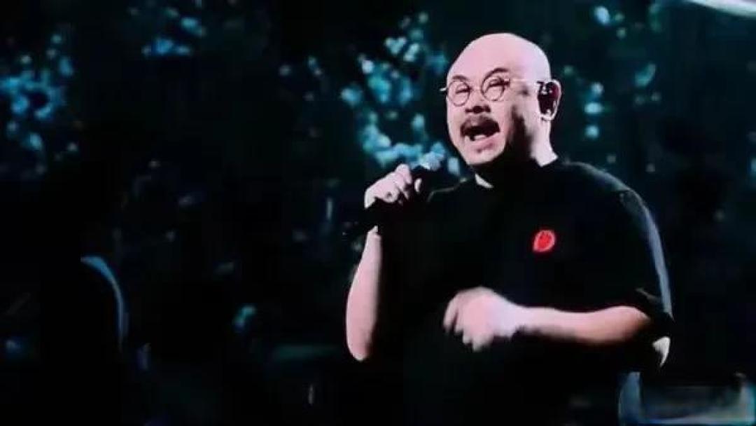 刀郎泪洒演唱会,歌迷全场大合唱《谢谢你》