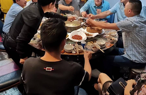 河北酒局的最高礼遇，不是“茅五剑”，而是2款39度的衡水老白干