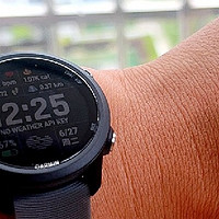 Garmin佳明Forerunner 255跑步运动手表：全方位的运动伴侣