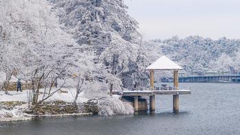 被低估的赏雪宝藏！冰瀑、滑雪、雾凇、温泉...不用去尔滨，南方人有自己的冰雪大世界！ 