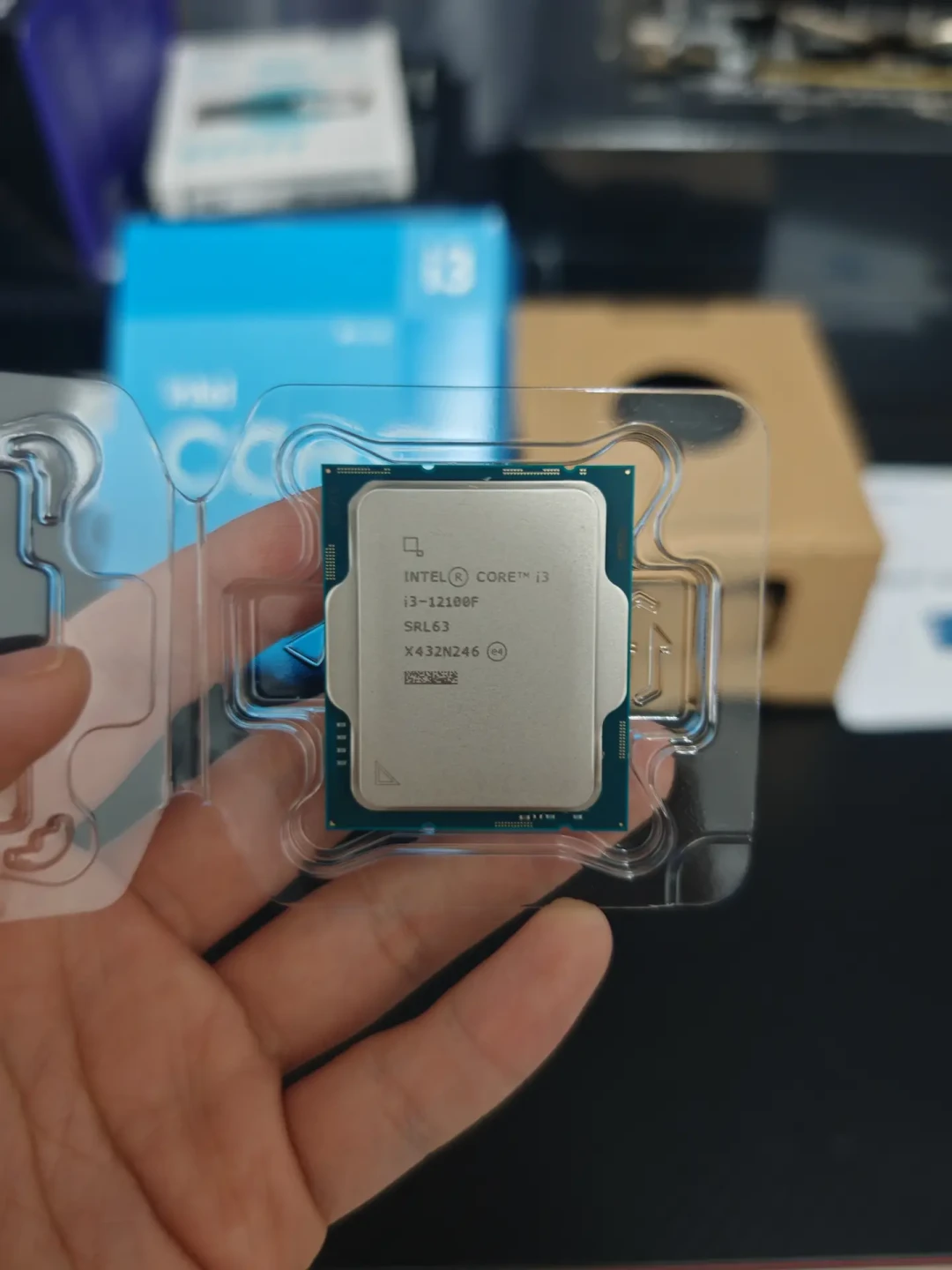 华擎H610与i3-12100F实测:低预算用户的不二选择