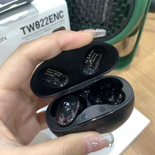 nakamichi TW022 蓝牙耳机：大学生的续航降噪神器