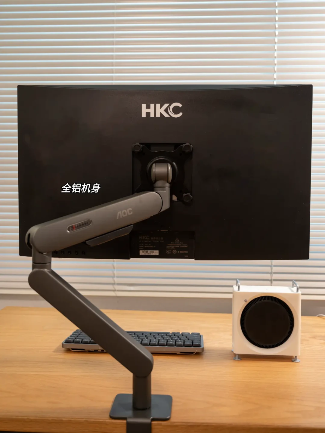 如何选择最适合的显示器支架提升工作效率与舒适度