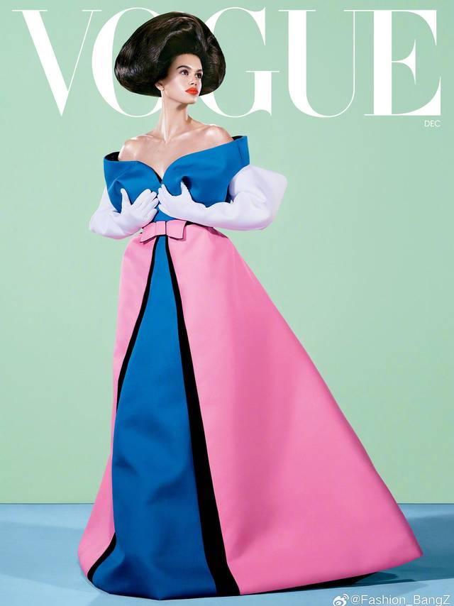十二月号美国版 VOGUE，邀来 Marc Jacobs 担当客座编辑，封面大片由超模 Kaia Gerber 演绎。不过 Marc Jacobs 透露，他最初是想让 Anna Wintour 本人出