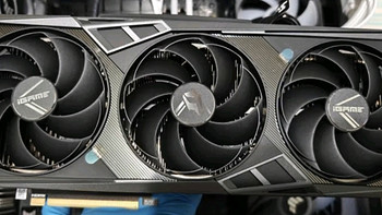 七彩虹（Colorful）iGame GeForce RTX 4070 Ti SUPER Vulcan OC 