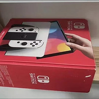 Switch OLED日版是超棒的掌机。