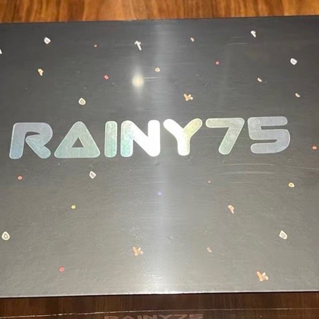 WOB Rainy75RT电竞磁轴键盘，游戏界的CNC铝坨坨RGB万磁王！‌ 
