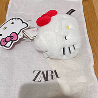 ZARA2024秋冬新品凯蒂猫挂饰包，毛绒手感治愈一切！
