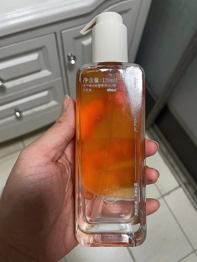 儒意身体乳液
