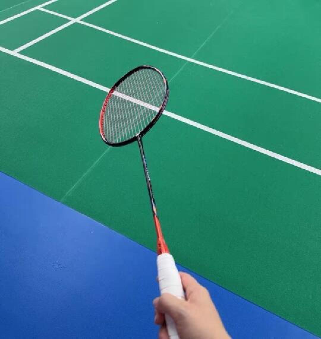 尤尼克斯天斧77PRO详评：全能进攻利器的实战解析与用户反馈