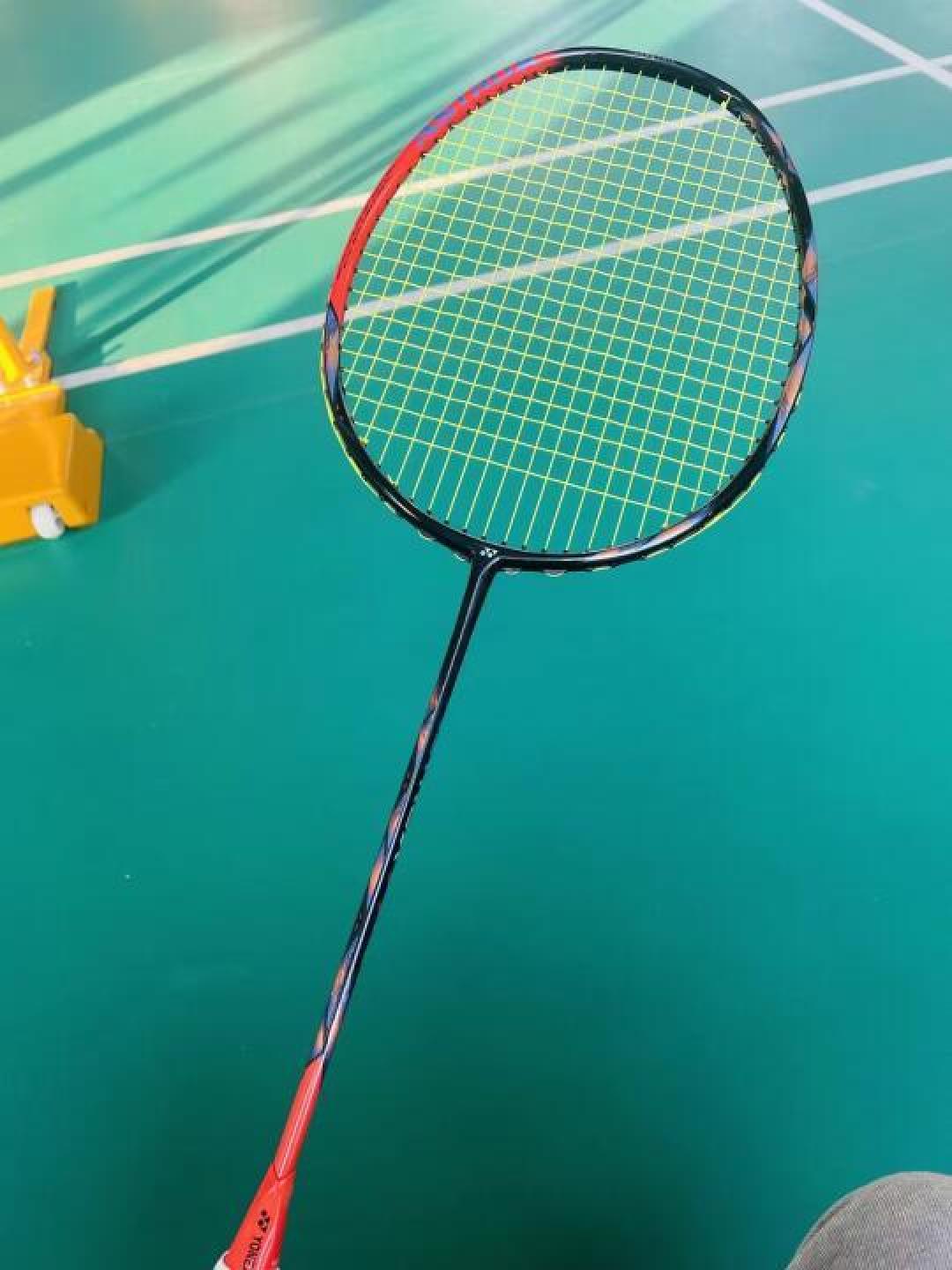 尤尼克斯天斧77PRO 4U5羽毛球拍全面评测：进攻与控球的完美结合