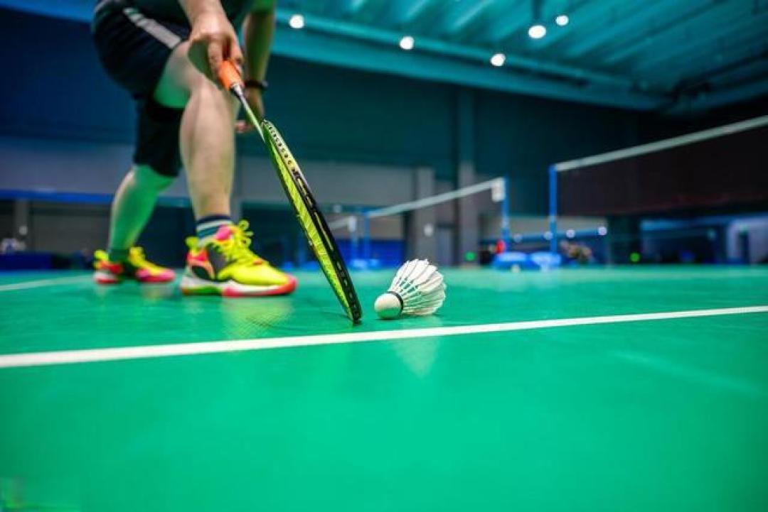 尤尼克斯羽毛球拍系列优缺点解析：选择最佳拍型攻略