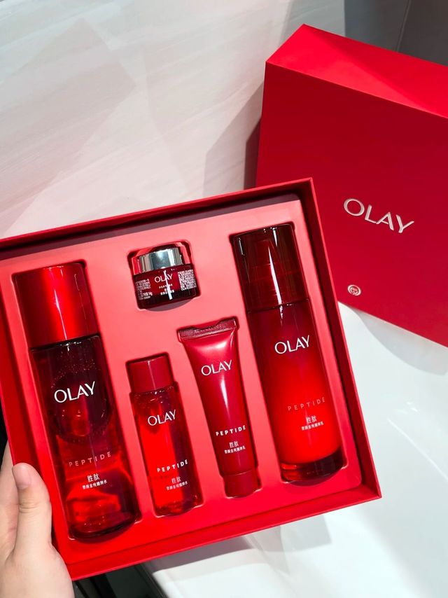 OLAY大红瓶水乳：实力抗老，水润肌肤