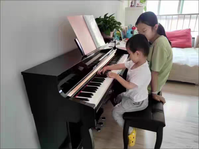 钢琴