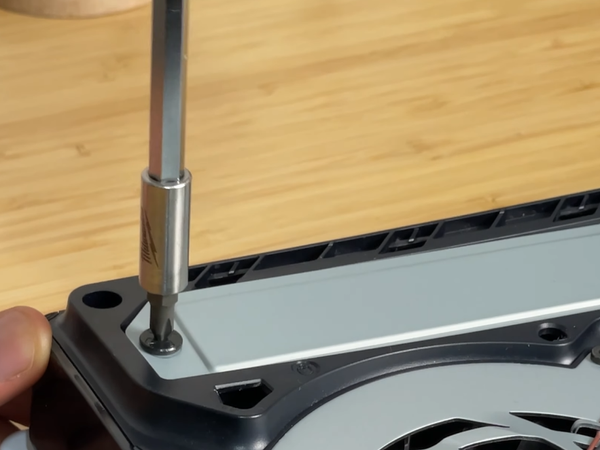 【攻略】PS5 Slim存储不足？固态怎么选？教你快速升级SSD，释放更多游戏空间！