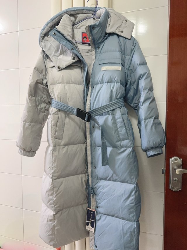 雪中飞撞色面包羽绒服——行走的大棉被