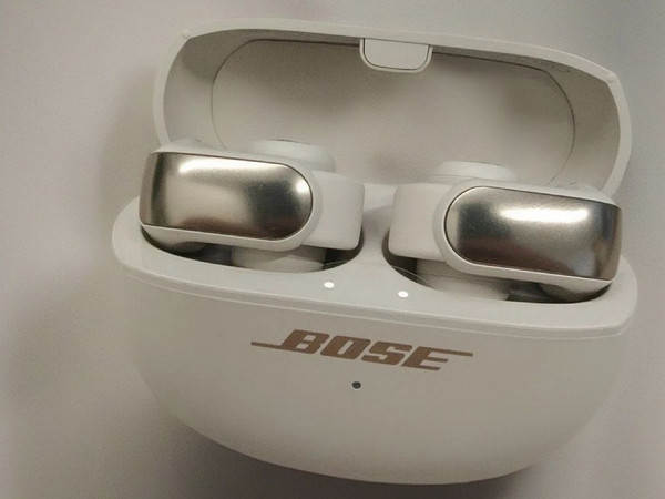 Bose Ultra 蓝牙耳机：开放式聆听新潮流