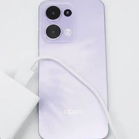 超美小直屏，好看又耐用，OPPO Reno13 手机充电评测