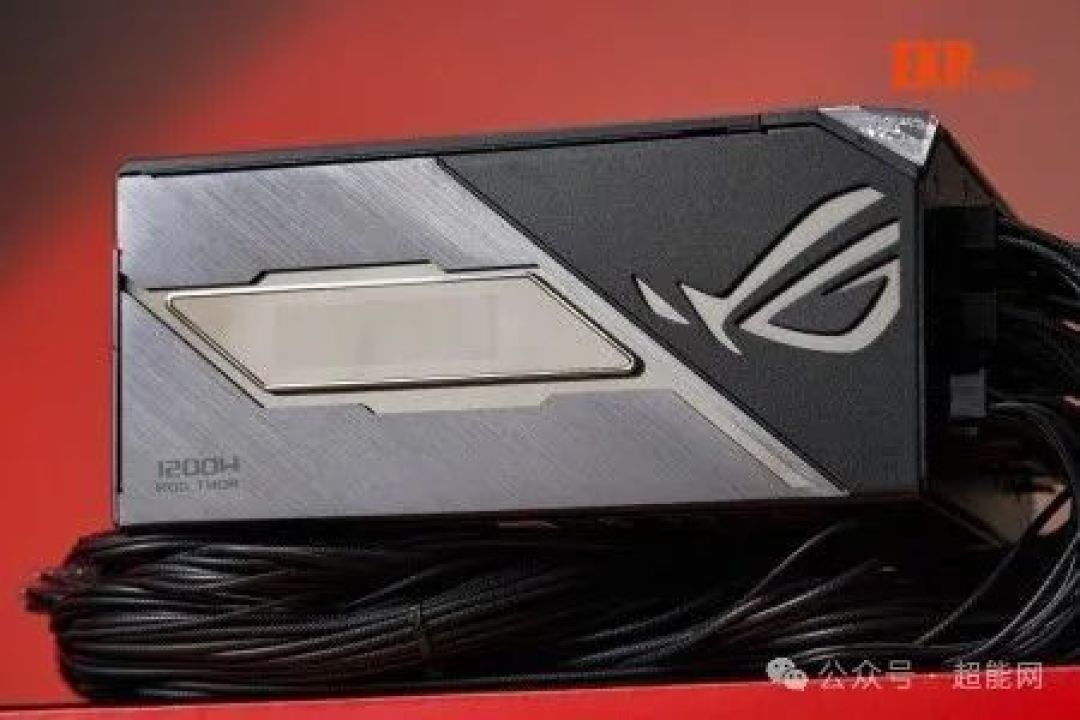 ROG THOR雷神III 1200W电源图赏:利用设计巧思让外观高级感再进一步