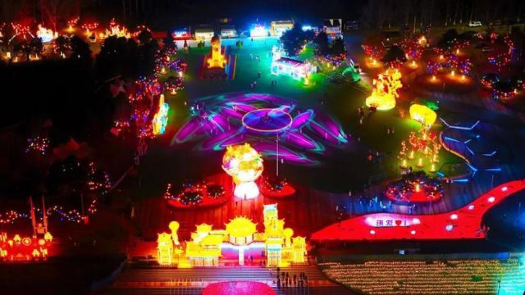 沈阳跨年盛典:灯会、花车巡游、冰雪嘉年华精彩不断